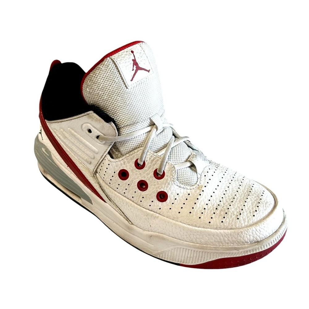 Nike GS Air Jordan Max Aura 5 Youth Boy White/Red/Gray DZ4352-101 Sneaker 6.5Y